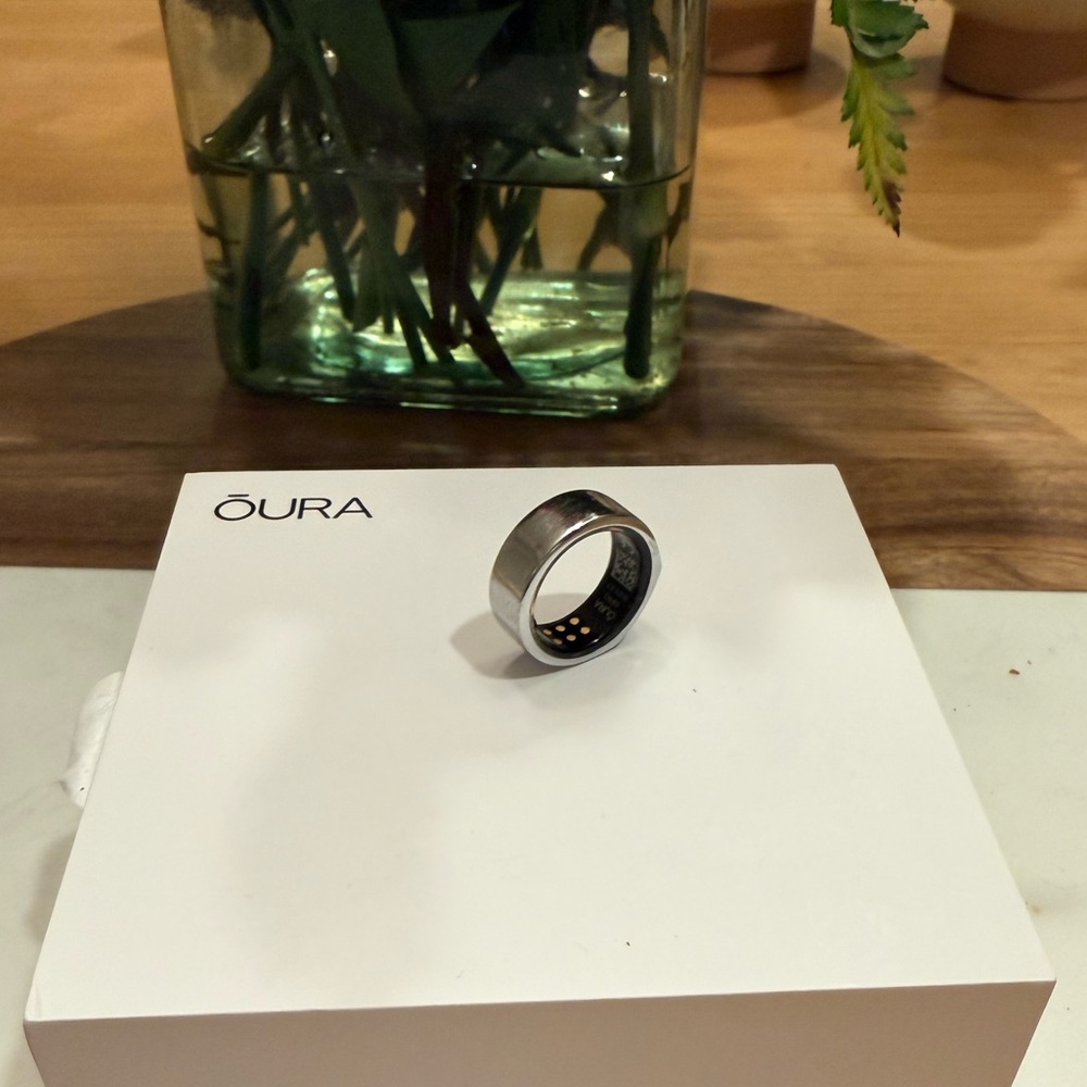Oura Ring in Size 7 Silver with Box & Charger